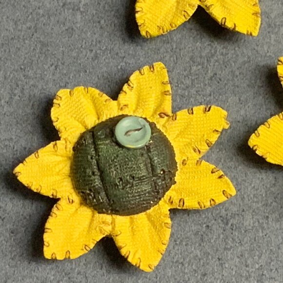 Quacker Factory Sunflower Button Covers Set Of 3 Yellow Green Floral Resin Retro - Picture 2 of 6